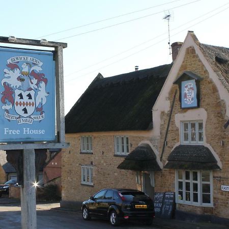 The Bewicke Arms Bed & Breakfast Hallaton Dış mekan fotoğraf