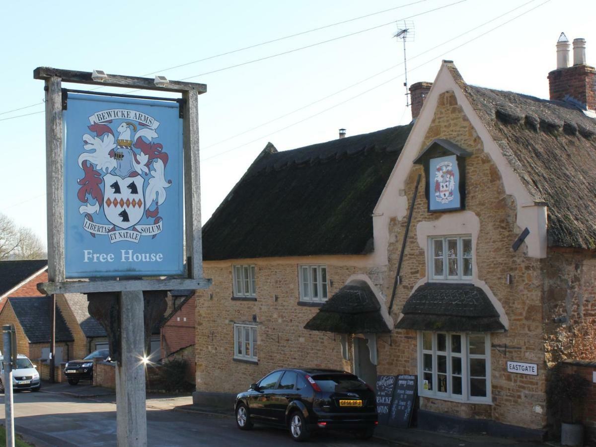 The Bewicke Arms Bed & Breakfast Hallaton Dış mekan fotoğraf